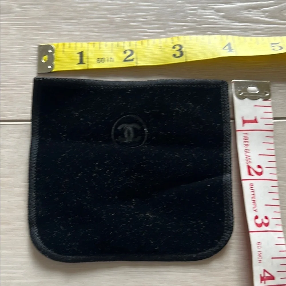 CHANEL :: POUCH